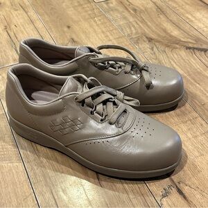 SAS Free Time Shoes Womens 8M Tan Leather Tripad Comfort Lace Up‎ Walk Work